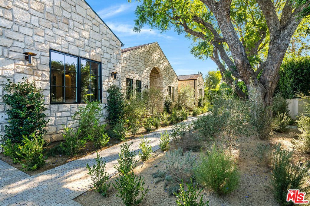19024 Sprague Street, Tarzana, CA 91356 — photo 4
