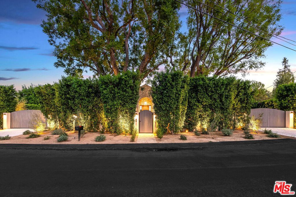 19024 Sprague Street, Tarzana, CA 91356 — photo 5