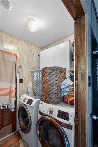 528 Lockwood Drive, Shirley, NY 11967