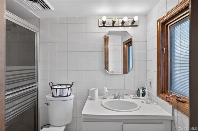 528 Lockwood Drive, Shirley, NY 11967