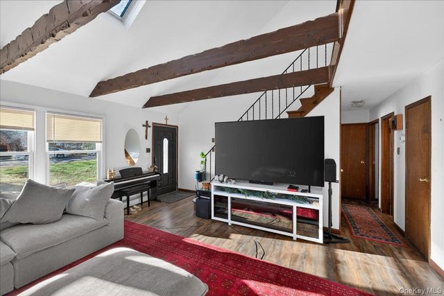 528 Lockwood Drive, Shirley, NY 11967