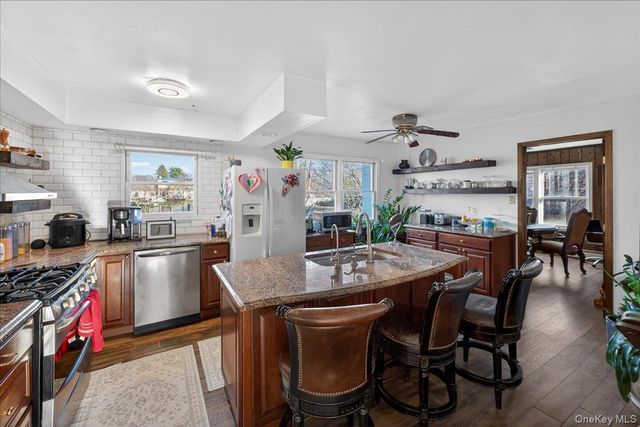 528 Lockwood Drive, Shirley, NY 11967