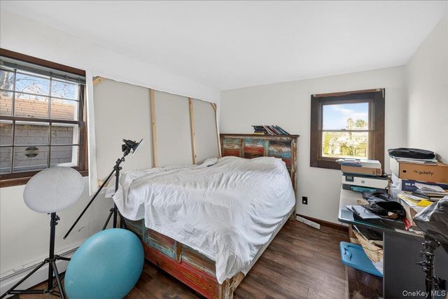 528 Lockwood Drive, Shirley, NY 11967