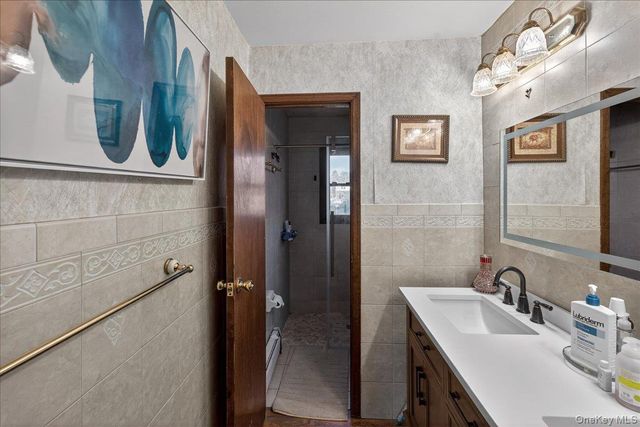 528 Lockwood Drive, Shirley, NY 11967