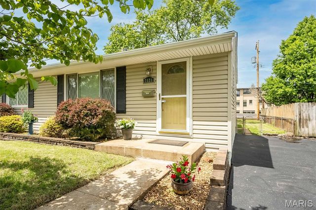 7121 Leona Street, St Louis, MO 63116