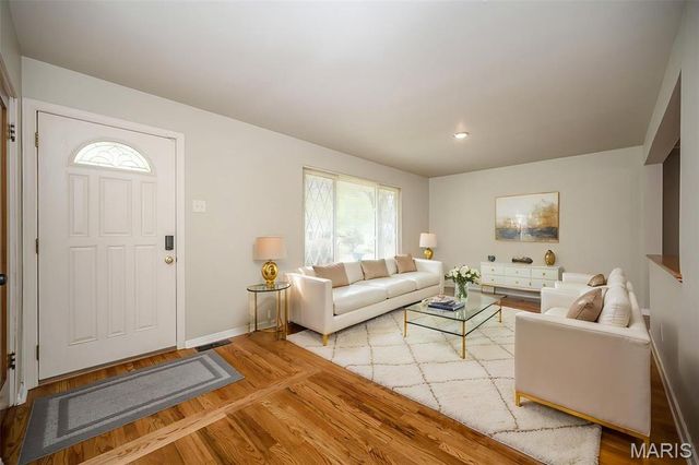 7121 Leona Street, St Louis, MO 63116
