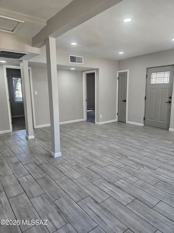 1700 E Grant Road, Tucson, AZ 85719