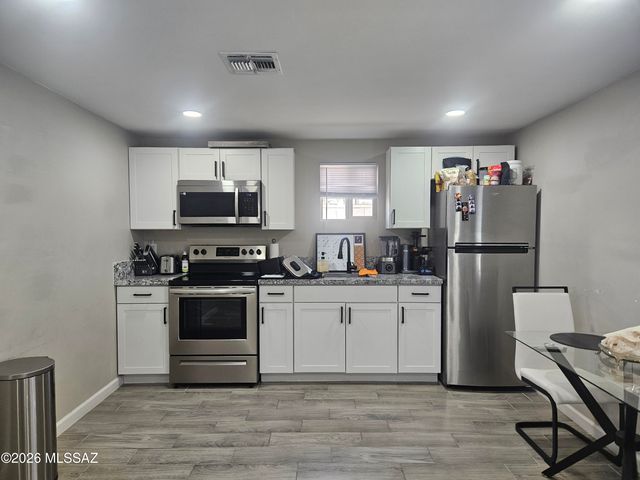 1700 E Grant Road, Tucson, AZ 85719