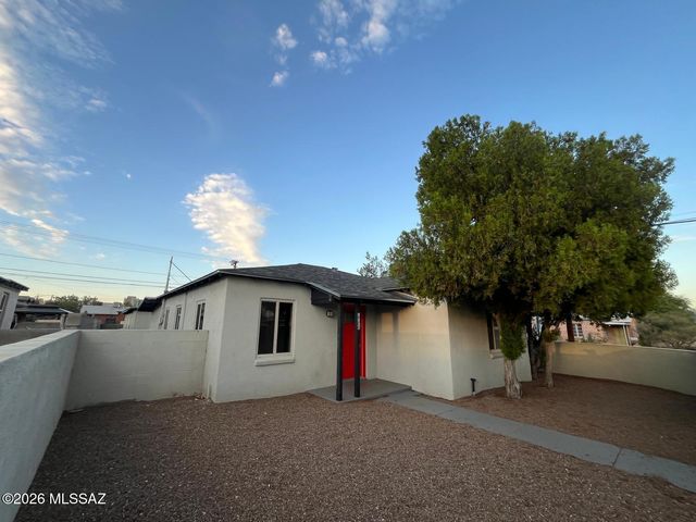 1700 E Grant Road, Tucson, AZ 85719
