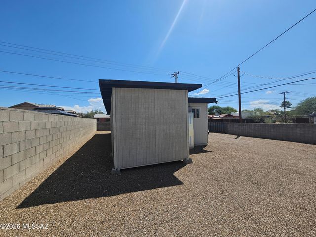 1700 E Grant Road, Tucson, AZ 85719