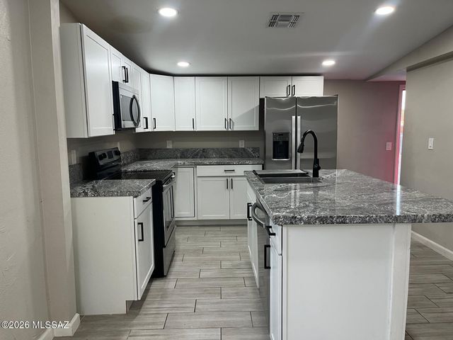 1700 E Grant Road, Tucson, AZ 85719