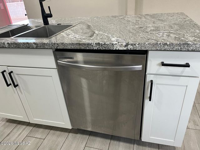 1700 E Grant Road, Tucson, AZ 85719