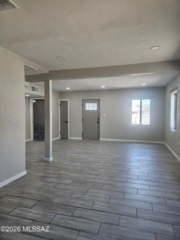 1700 E Grant Road, Tucson, AZ 85719