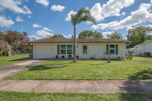 268 SW Lucero Drive, Port St. Lucie, FL 34983