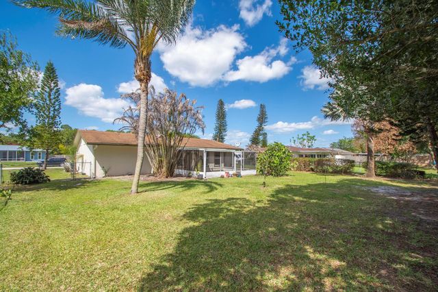268 SW Lucero Drive, Port St. Lucie, FL 34983