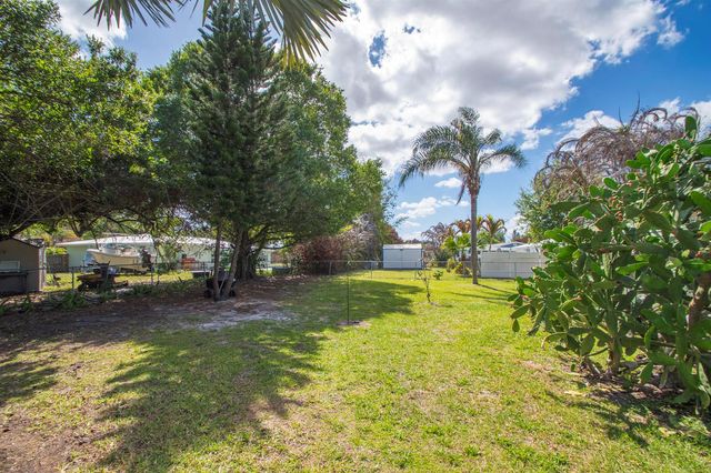 268 SW Lucero Drive, Port St. Lucie, FL 34983