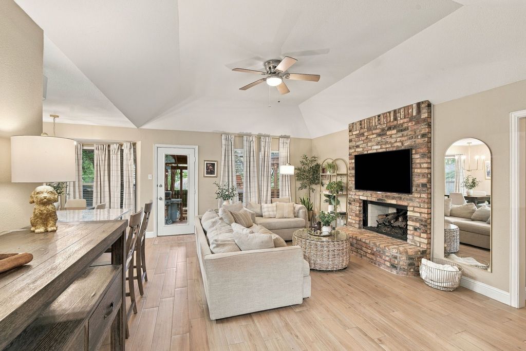 1639 Catherine Street, Midlothian, TX 76065