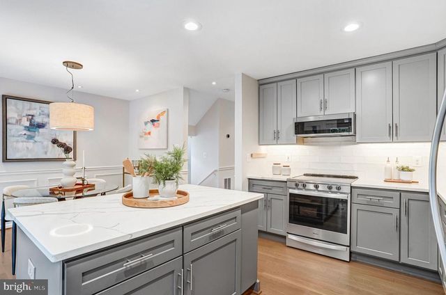 4467 HOLLY AVE, Fairfax, VA 22030