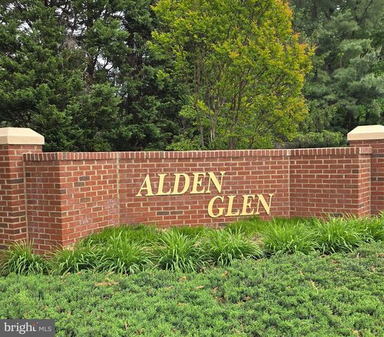 4467 HOLLY AVE, Fairfax, VA 22030
