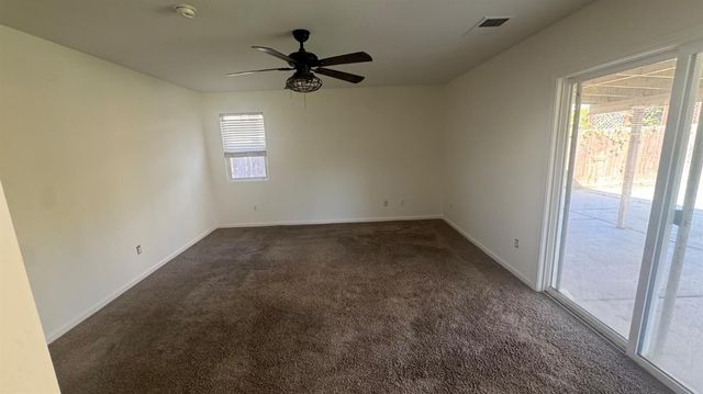 1936 W Heather Lane, Hanford, CA 93230