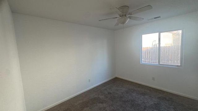 1936 W Heather Lane, Hanford, CA 93230