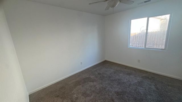 1936 W Heather Lane, Hanford, CA 93230