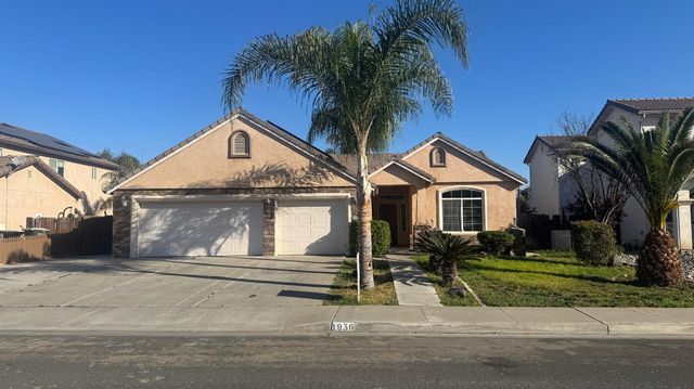 1936 W Heather Lane, Hanford, CA 93230