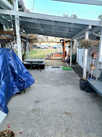 129 Henry Street, Klamath Falls, OR 97601