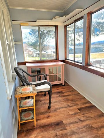 129 Henry Street, Klamath Falls, OR 97601