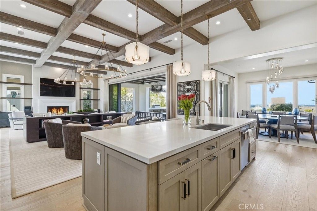 Image 10 of property listing at 23 Phillips Ranch Road, Rolling Hills Estates, CA 90274