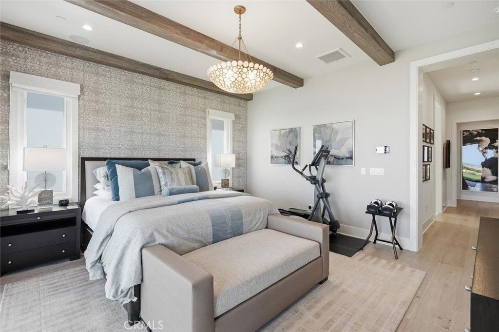 Image 18 of property listing at 23 Phillips Ranch Road, Rolling Hills Estates, CA 90274