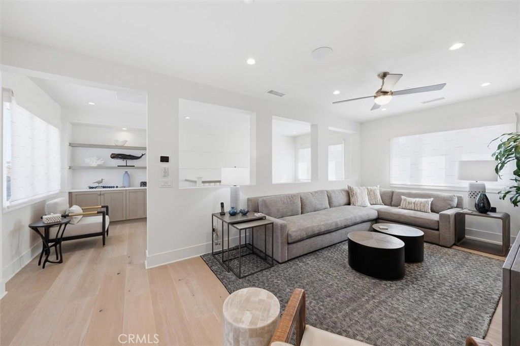 Image 27 of property listing at 23 Phillips Ranch Road, Rolling Hills Estates, CA 90274