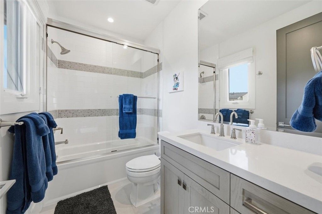 Image 31 of property listing at 23 Phillips Ranch Road, Rolling Hills Estates, CA 90274