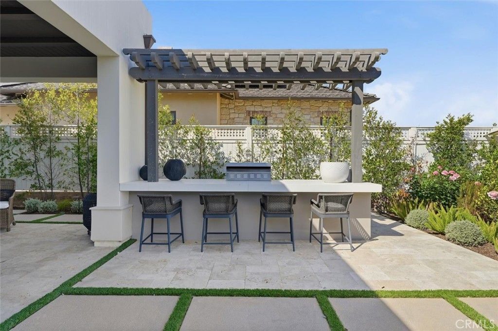 Image 38 of property listing at 23 Phillips Ranch Road, Rolling Hills Estates, CA 90274