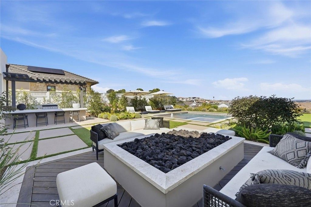 Image 39 of property listing at 23 Phillips Ranch Road, Rolling Hills Estates, CA 90274