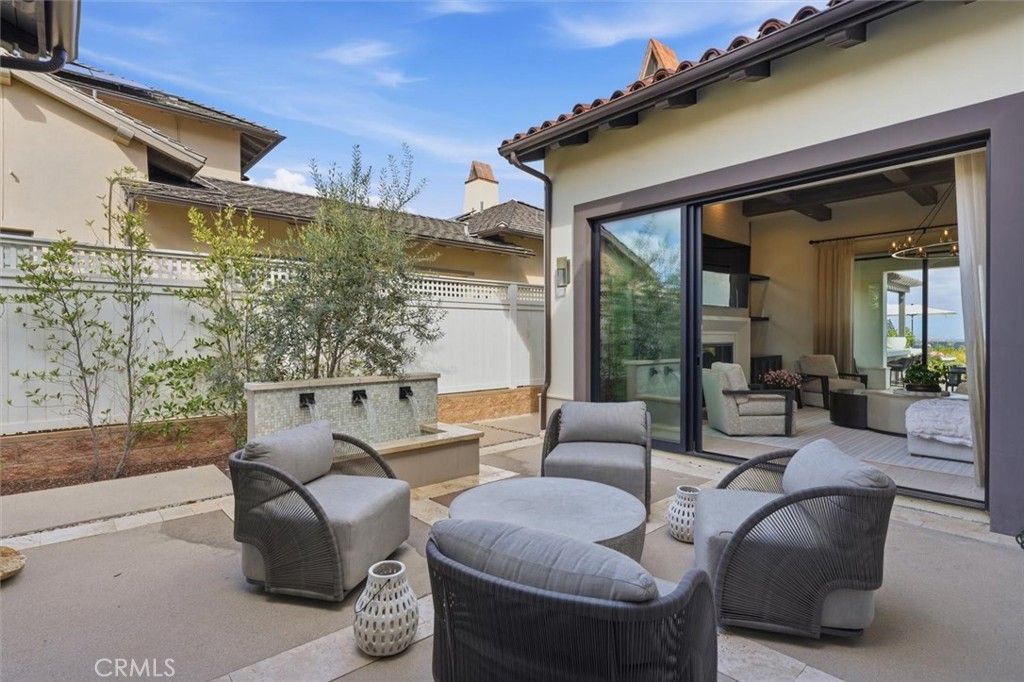 Image 5 of property listing at 23 Phillips Ranch Road, Rolling Hills Estates, CA 90274