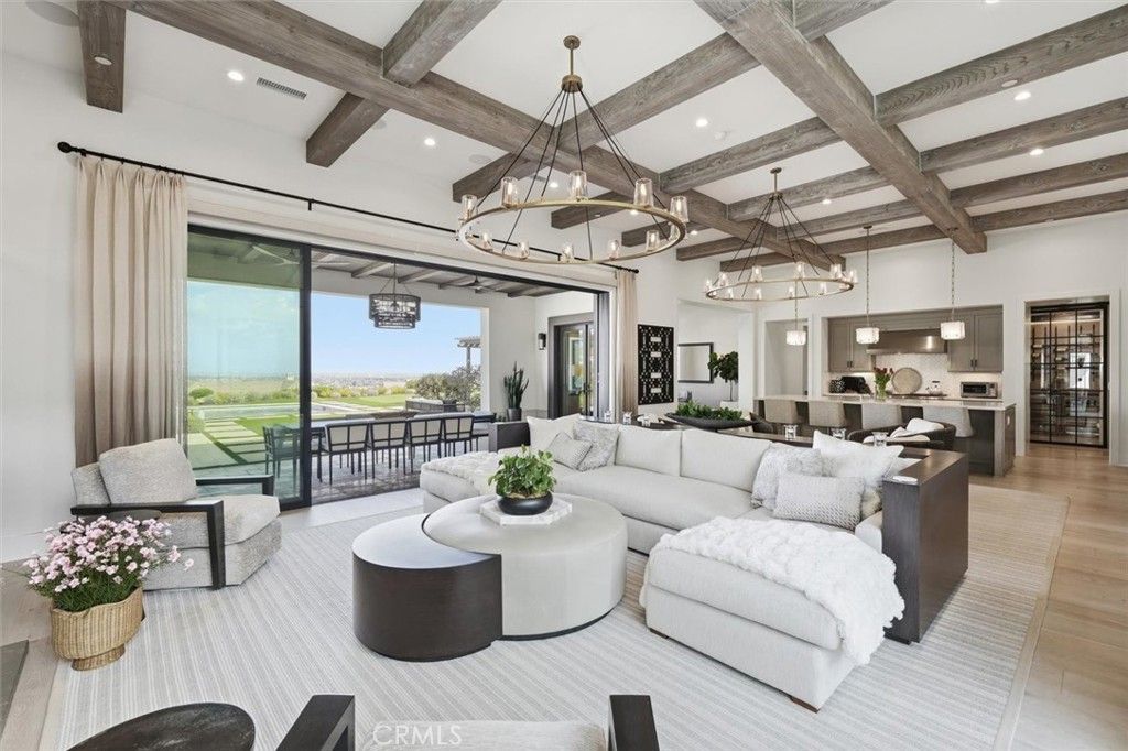 Image 6 of property listing at 23 Phillips Ranch Road, Rolling Hills Estates, CA 90274