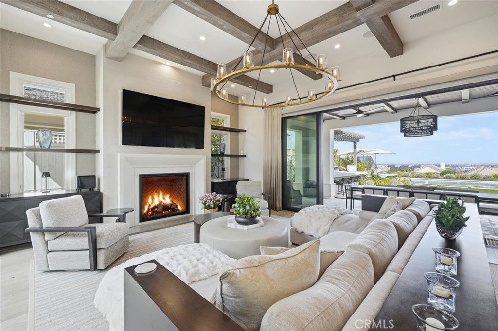 Image 8 of property listing at 23 Phillips Ranch Road, Rolling Hills Estates, CA 90274