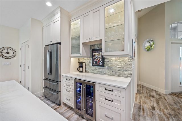 8820 Lakeside Circle, Vero Beach, FL 32963