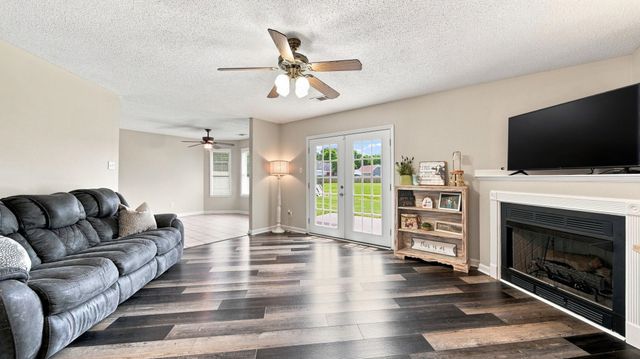 697 BLOOMINGTON DR, Brighton, TN 38011