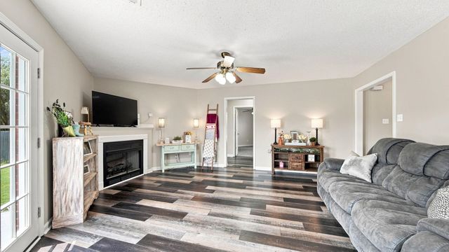 697 BLOOMINGTON DR, Brighton, TN 38011