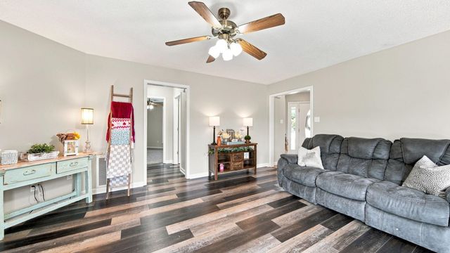 697 BLOOMINGTON DR, Brighton, TN 38011