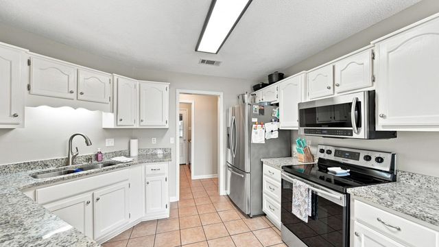 697 BLOOMINGTON DR, Brighton, TN 38011