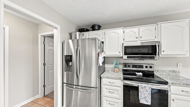 697 BLOOMINGTON DR, Brighton, TN 38011