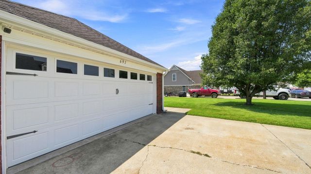 697 BLOOMINGTON DR, Brighton, TN 38011