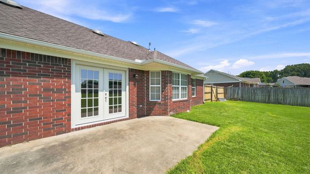 697 BLOOMINGTON DR, Brighton, TN 38011