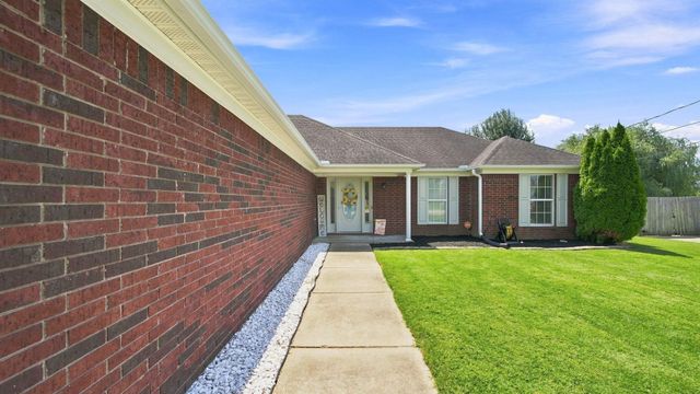 697 BLOOMINGTON DR, Brighton, TN 38011