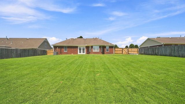 697 BLOOMINGTON DR, Brighton, TN 38011