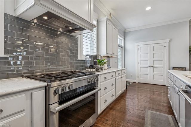 4152 East Beach DR, Norfolk, VA 23518