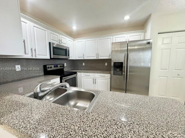 833 NW 208th Ter 833, Pembroke Pines, FL 33029